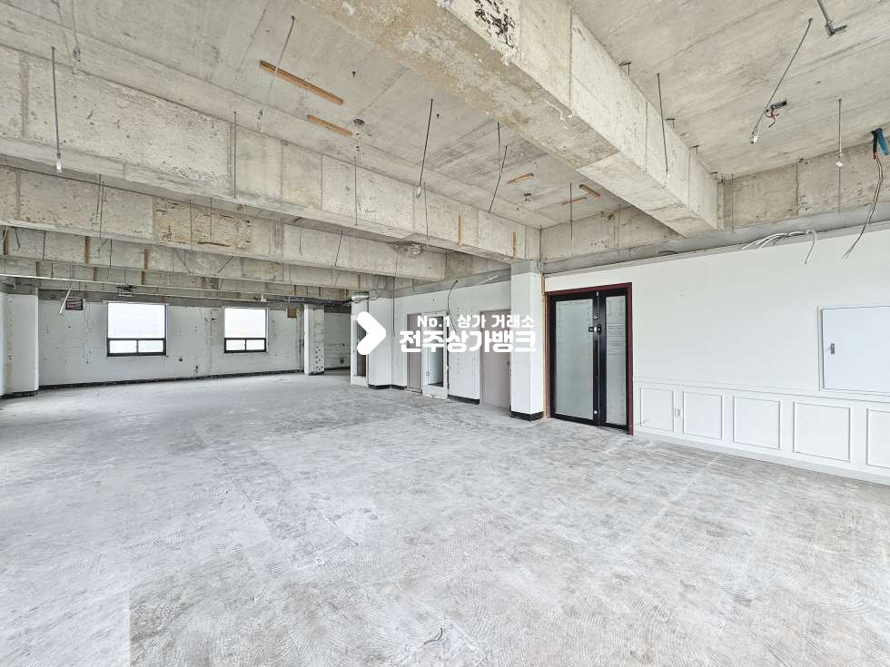 전북 전주완산구 중화산동2가 중화산동 대로변 컨디션 좋은 상가 나왔습니다 월세 매물번호 17511 사진 3
