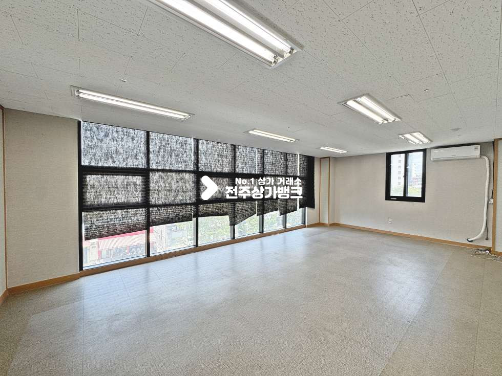 전북 전주덕진구 금암동 터미널 인근 컨디션 좋은 상가 공실나왔습니다 평수넓고 깔끔하다 월세 매물번호 17514 사진 6