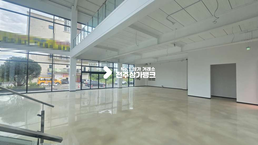 전북 전주덕진구 송천동2가 에코시티부근 신축 1,2층 건물 대형 레스토랑,카페 강력추천 자리 !! 즉시입주가능 월세 매물번호 17531 사진 3