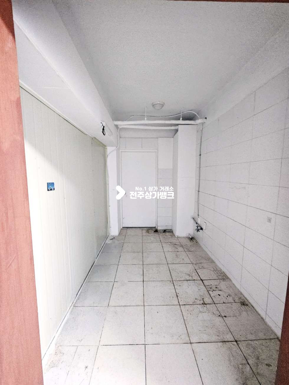 전북 전주완산구 중화산동2가 ●중화산동●53평●룸4개●화장실2개●즉시입주● 월세 매물번호 17537 사진 6