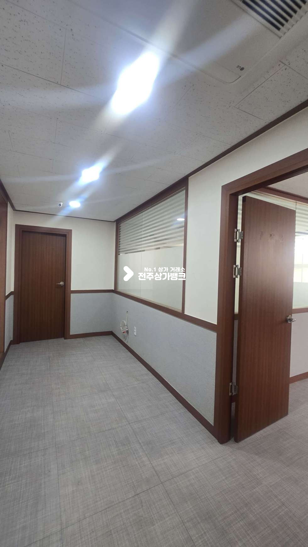 전북 전주완산구 고사동 고사동 저렴한금액대 20평대 사무실 내부 룸시설,에어컨 설치되어있음 즉시입주가능 월세 매물번호 17543 사진 1