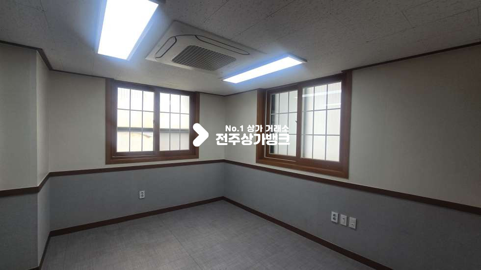 전북 전주완산구 고사동 고사동 저렴한금액대 20평대 사무실 내부 룸시설,에어컨 설치되어있음 즉시입주가능 월세 매물번호 17543 사진 2