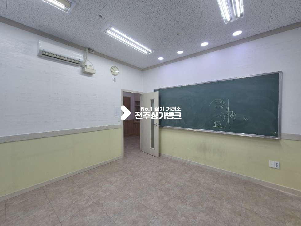 전북 전주덕진구 송천동1가 ○송천동 다이소 인근 3층. 학원자리. 칸막이 에어컨등 시설 완비.○ 월세 매물번호 17277 사진 5