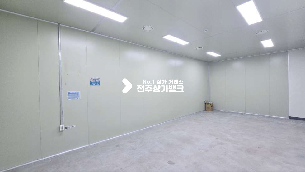 전북 전주완산구 평화동2가 평화동 / 200평대 식품공장형빌딩 임대 , 내부 분할도 가능 각각 남녀샤워장,화물엘리베이터 설치완료 ! 월세 매물번호 16192 사진 6