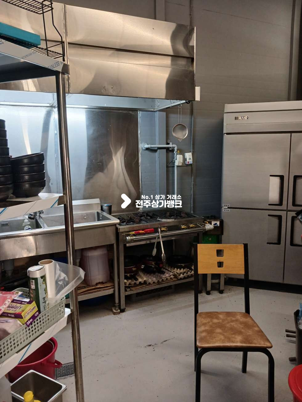 전북 전주완산구 삼천동1가 삼천 먹자골목부근 33평형 음식점 양도양수 권리금협의가능 월세 매물번호 17555 사진 7