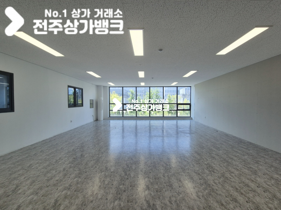 전북 전주덕진구 만성동 ○만성동 법원앞 2층. 천장바닥,에[어컨까지 완비! 사무실 추천!○ 월세 매물번호 17568 사진 1