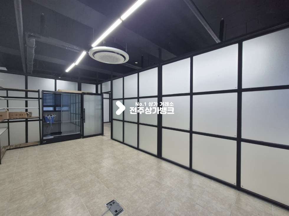 전북 전주덕진구 만성동 ○만성동 깔끔한인테리어 완비! 파티션! 에어컨까지! 바로입주 사무실추천○ 월세 매물번호 17570 사진 6