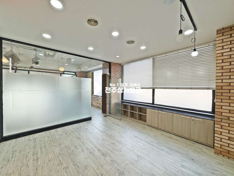 전북 전주완산구 중화산동2가 중화산동 분리형 사무실로 딱! 인 매물 나왔습니다 일단 보세요 월세 매물번호 17574 사진 4