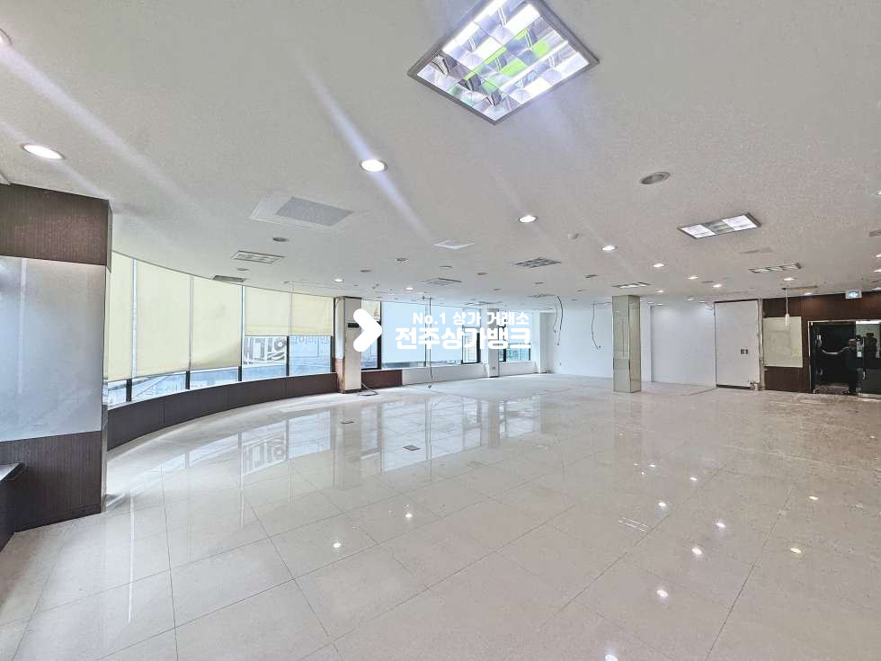 전북 전주완산구 서신동 서신동 컨디션 최상급 상가 공실나왔습니다 일단 한번 보세여 월세 매물번호 17587 사진 4