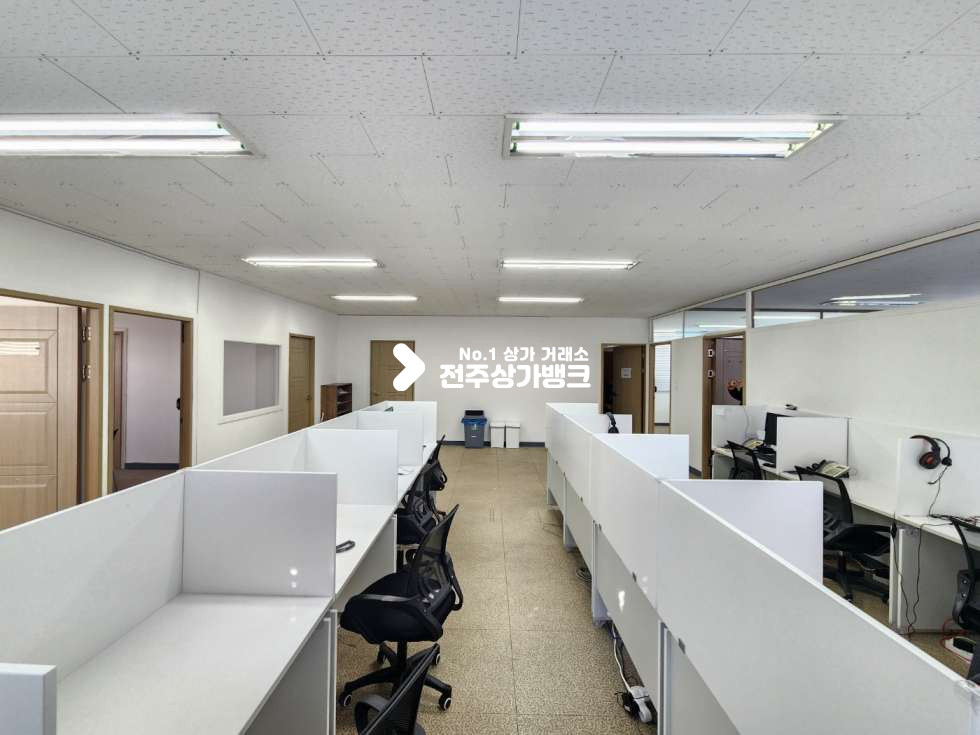 전북 전주완산구 중화산동2가 JY 중화산동 백제대로 대로변 60평형대 대형 사무실 가격저렴 에어컨 3대 설치됨 즉시입주가능 월세 매물번호 13077 사진 5