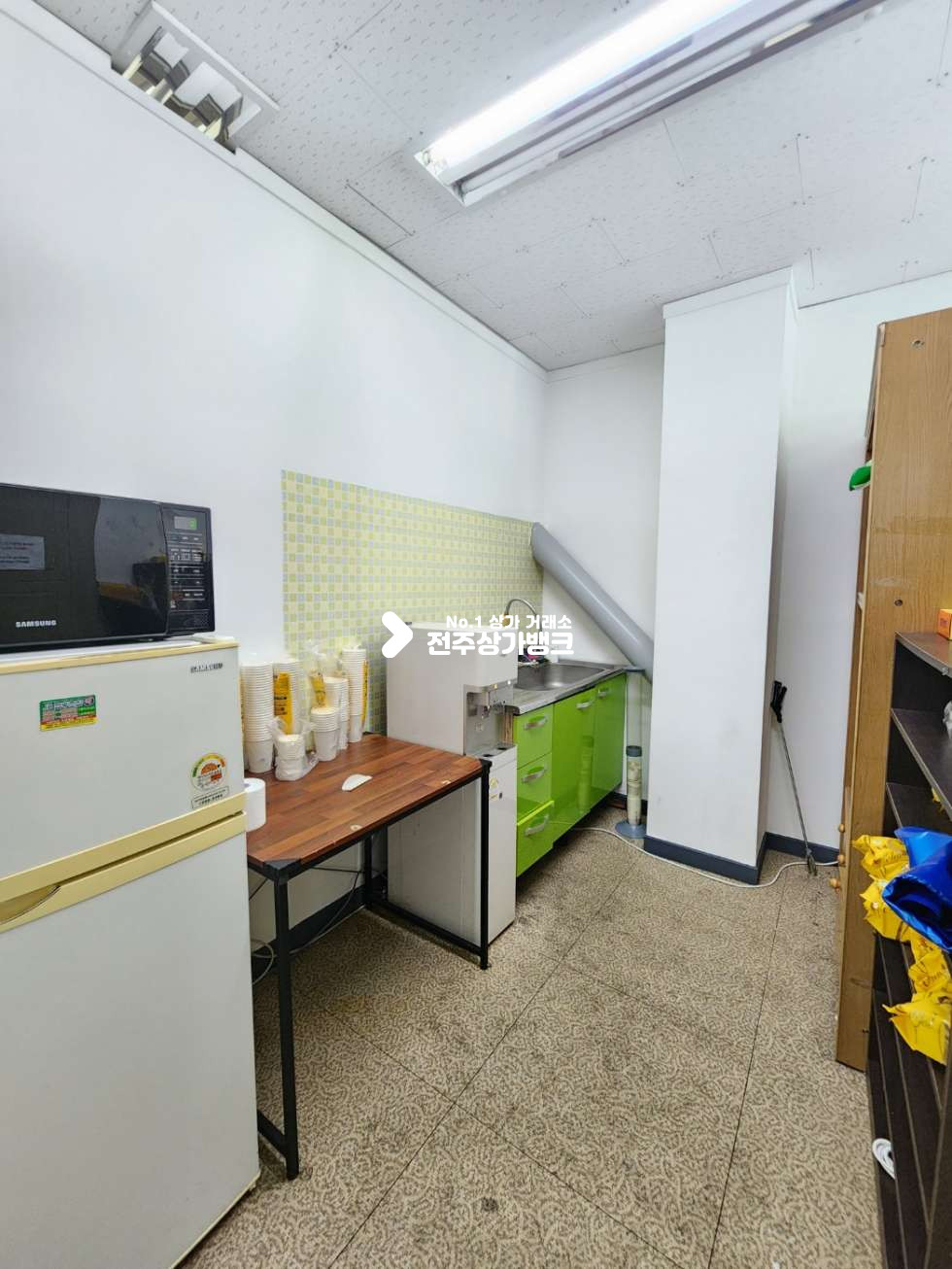 전북 전주완산구 중화산동2가 JY 중화산동 백제대로 대로변 60평형대 대형 사무실 가격저렴 에어컨 3대 설치됨 즉시입주가능 월세 매물번호 13077 사진 12
