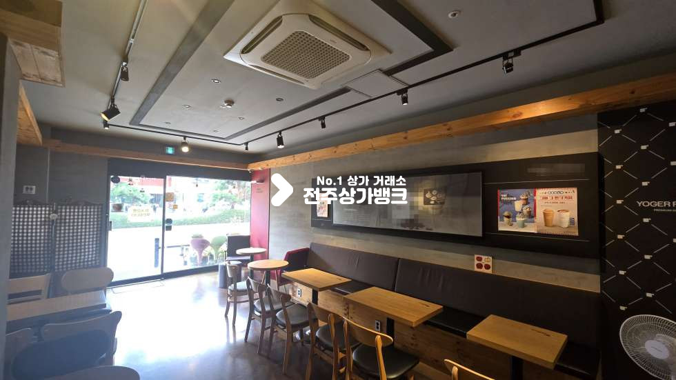 전북 전주덕진구 금암동 고속버스터미널부근 무권리금 40평형 카페 임대 , 내부집기 사용가능 ! 월세 매물번호 17590 사진 3