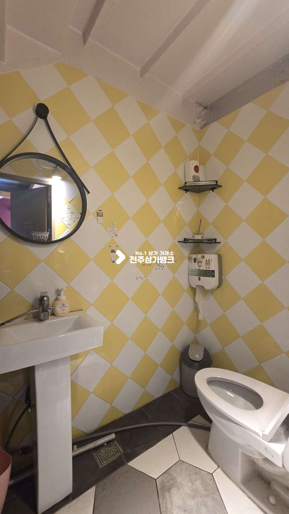 전북 전주덕진구 금암동 고속버스터미널부근 무권리금 40평형 카페 임대 , 내부집기 사용가능 ! 월세 매물번호 17590 사진 7