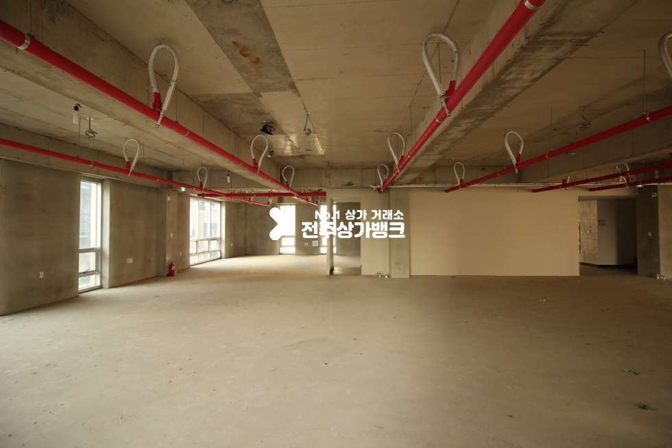 전북 전주덕진구 중동 중동 혁신도시 대로변 바로뒤 상가 3층 전체 및 분할 임대도 가능 합니다. 월세 매물번호 10941 사진 3
