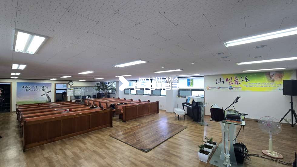 전북 전주완산구 평화동2가 평화동 3층 교회자리로 65평형 , 주위 아파트 단지로 유동인구 많은곳! 월세 매물번호 17601 사진 4