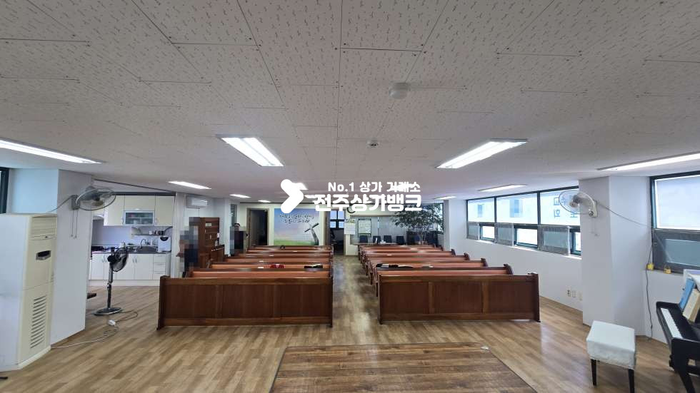 전북 전주완산구 평화동2가 평화동 3층 교회자리로 65평형 , 주위 아파트 단지로 유동인구 많은곳! 월세 매물번호 17601 사진 5