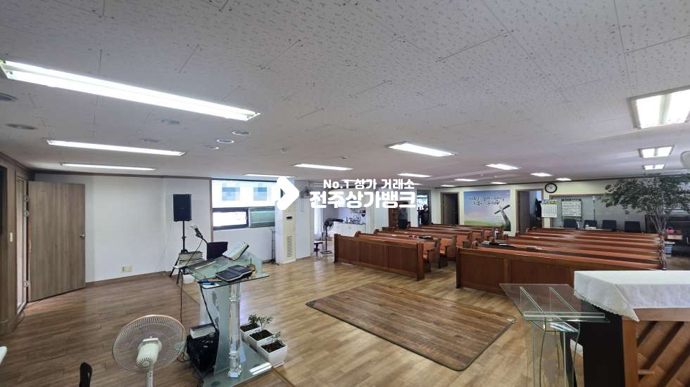 전북 전주완산구 평화동2가 평화동 3층 교회자리로 65평형 , 주위 아파트 단지로 유동인구 많은곳! 월세 매물번호 17601 사진 6