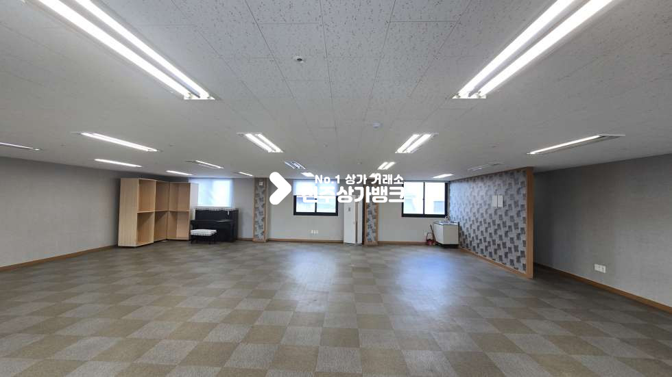 전북 전주덕진구 금암동 고속버스터미널부근 69평형대 가격저렴한 4층상가 내부룸분리 되어있음 즉시사용가능 ! 월세 매물번호 17616 사진 2