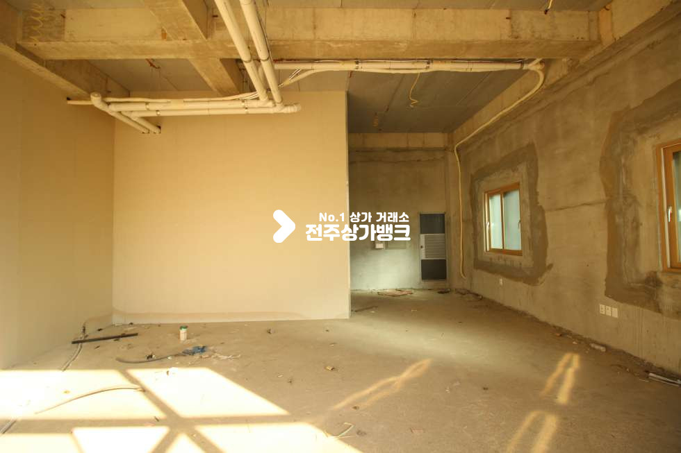 전북 전주덕진구 중동 중동 혁신 주택가에 위치한 1층 상가 입니다. 월세 매물번호 10946 사진 7