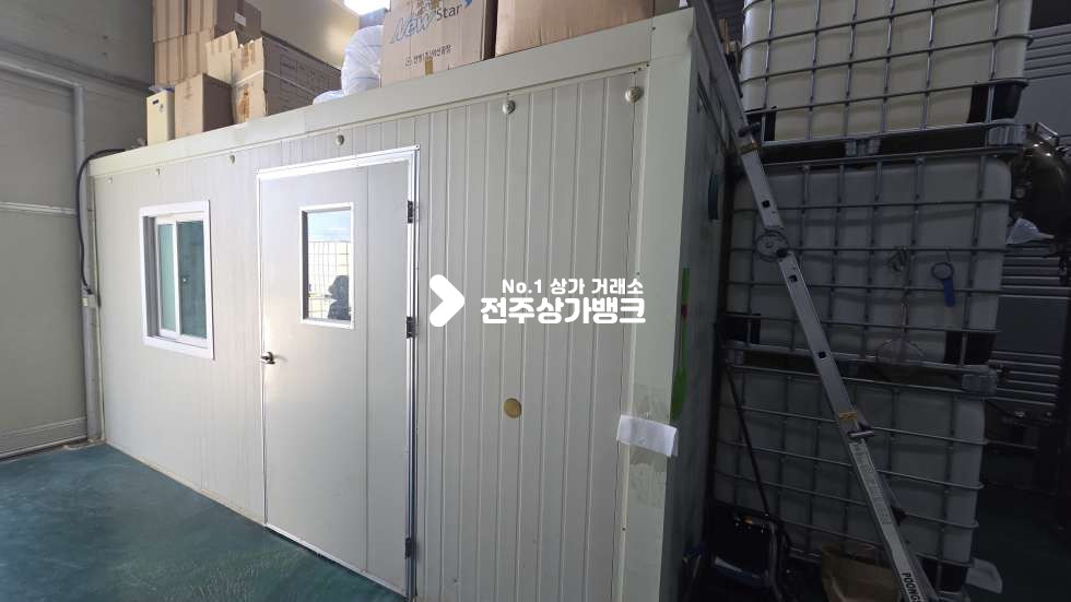 전북 전주덕진구 전미동2가 전미동 35평 제조업소로 등록된 공장 , 내부사무실있음 , 가격저렴하며 협의입주가능 월세 매물번호 17642 사진 4