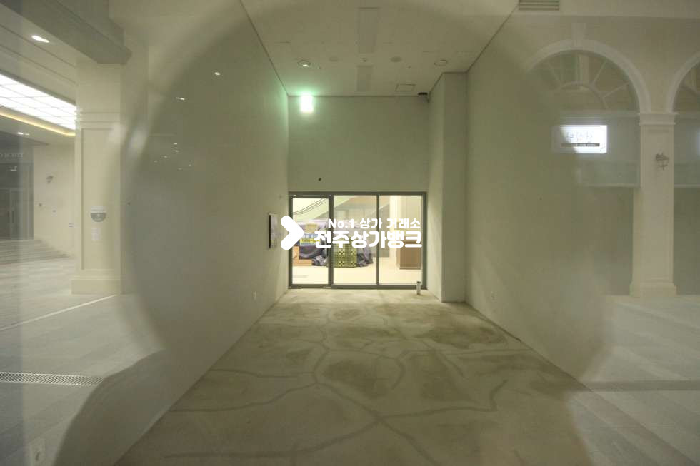 전북 전주덕진구 장동 중동 혁신도시의 중심 대방디엠시티 1층 입구자리 상가 임대 합니다. 월세 매물번호 10950 사진 2