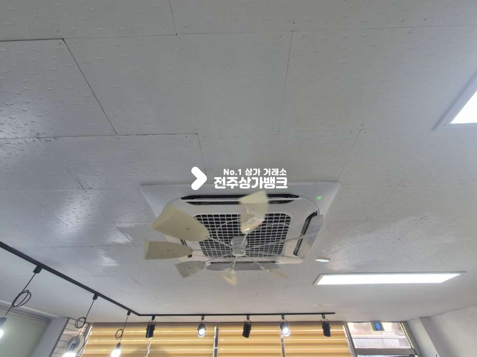 전북 전주완산구 효자동2가 채신청인근 대로변에서 노출좋은 1층상가. 깔끔한 인테리어. 월세 매물번호 17704 사진 6