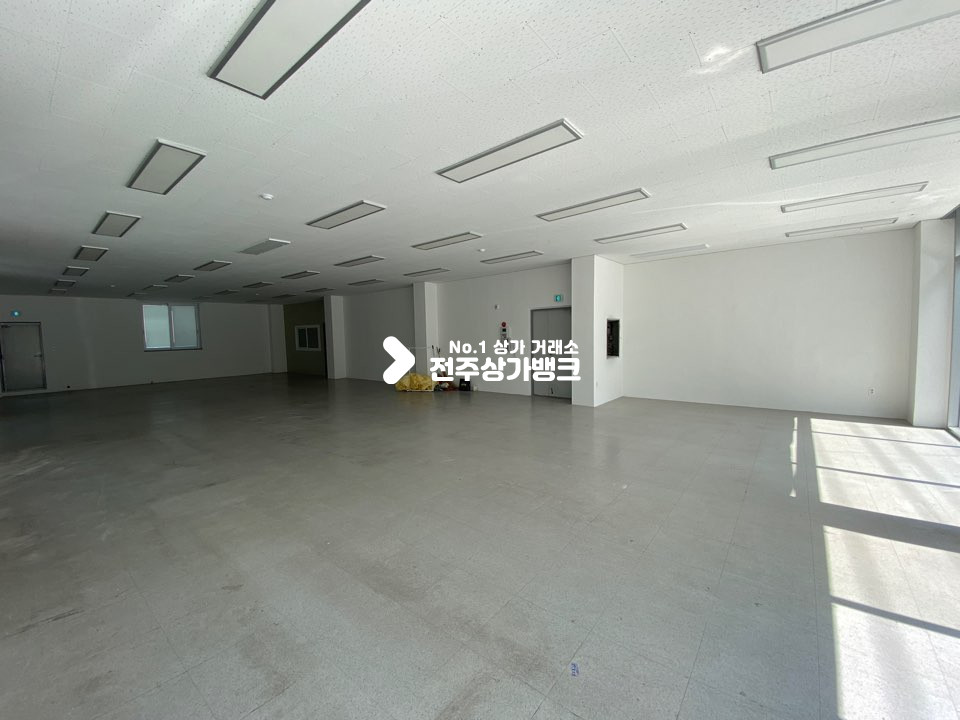 전북 전주덕진구 인후동1가 안골 롯데리아옆 1층상가매물(테라스보유) 월세 매물번호 10648 사진 3