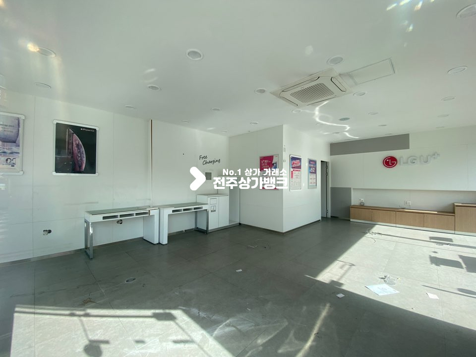 전북 전주완산구 경원동1가 #객사 풍년제과 앞#핸드폰 대리점 하세요# 월세 매물번호 11036 사진 1