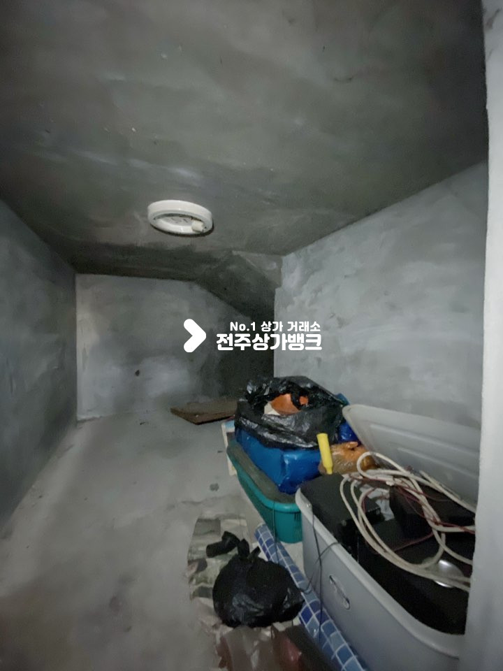 전북 전주완산구 효자동2가 평생교육원 부근 상가입니다. 월세 매물번호 11106 사진 4