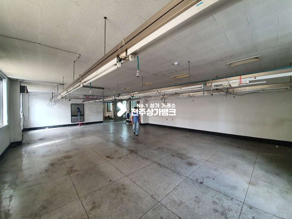 전북 전주완산구 중화산동2가 완산구청부근 컨베이어벨트 가성비최고 월세 매물번호 11231 사진 2