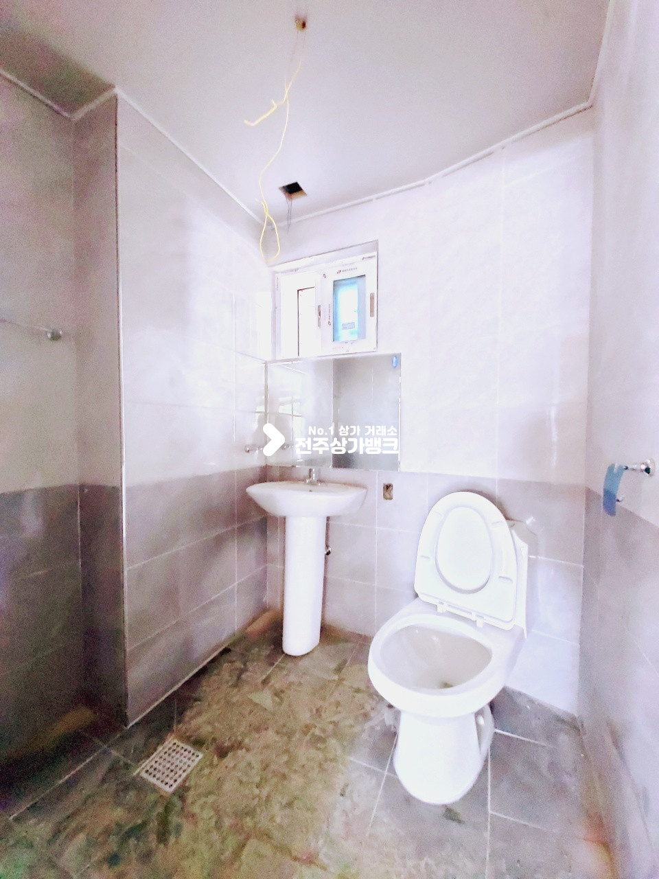 전북 전주완산구 중화산동2가 중화산동 신축 첫입주 네일 미용 판매점 추천 월세 매물번호 11268 사진 4