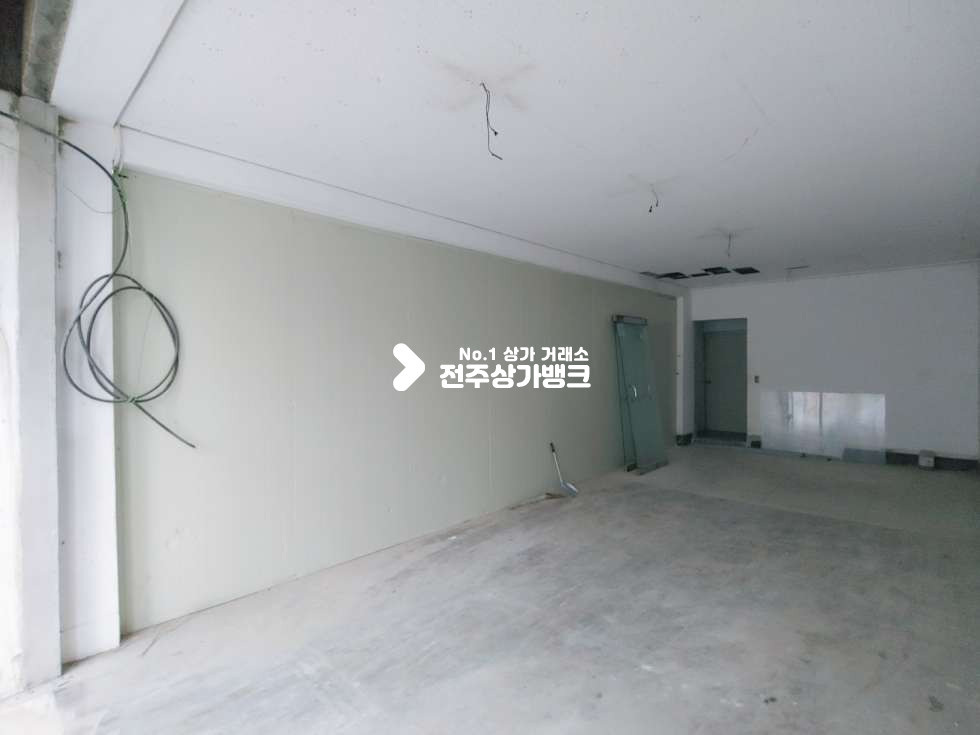 전북 전주덕진구 우아동3가 도로앞 자리 좋음 월세 매물번호 11416 사진 2