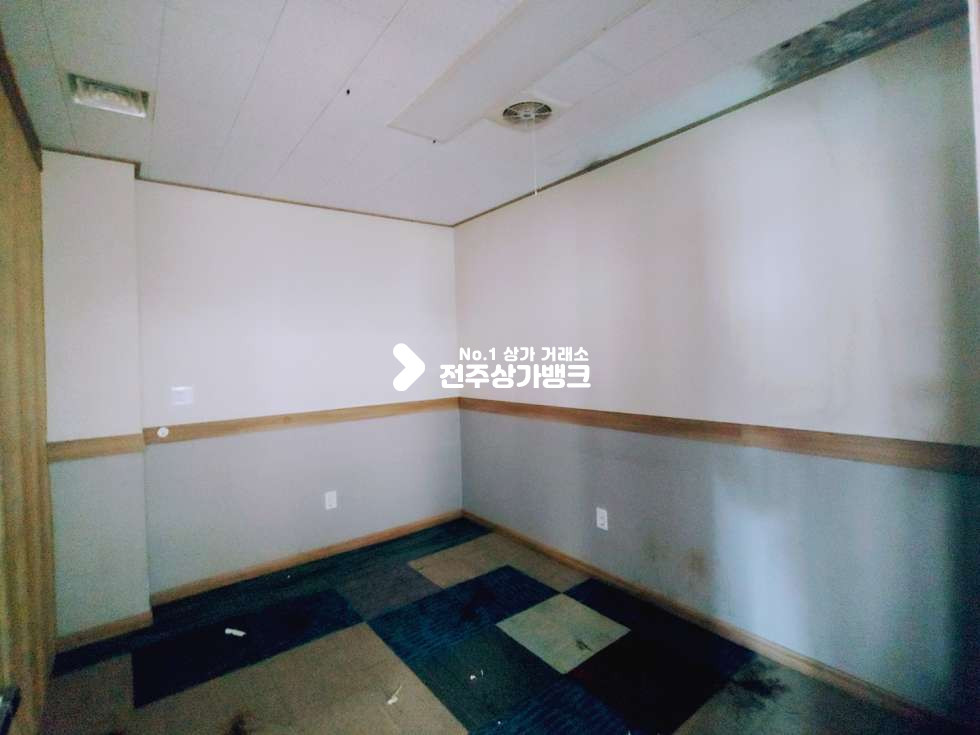 전북 전주덕진구 인후동1가 저련한 월세 엄청 넓은 공간 손볼게 별로 없어요 월세 매물번호 11418 사진 5