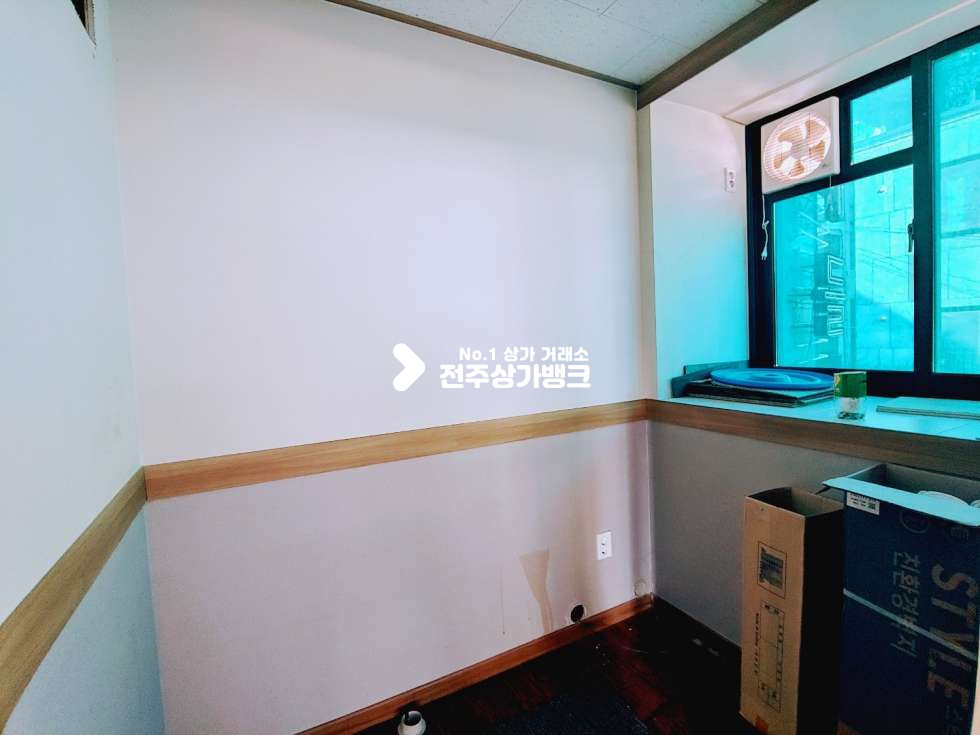 전북 전주덕진구 인후동1가 저련한 월세 엄청 넓은 공간 손볼게 별로 없어요 월세 매물번호 11418 사진 6