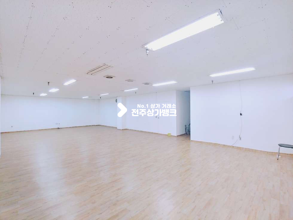 전북 전주덕진구 인후동1가 VV추천업종VV 반지하 깔끔하고 햇빛도 들어옴 50평넓은공간 월세 매물번호 11503 사진 2