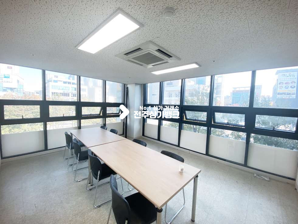 전북 전주완산구 효자동3가 위치좋은 상가 매물 추천 합니다(냉난방기.칸막이/ 무권리금 양도) 월세 매물번호 11489 사진 6