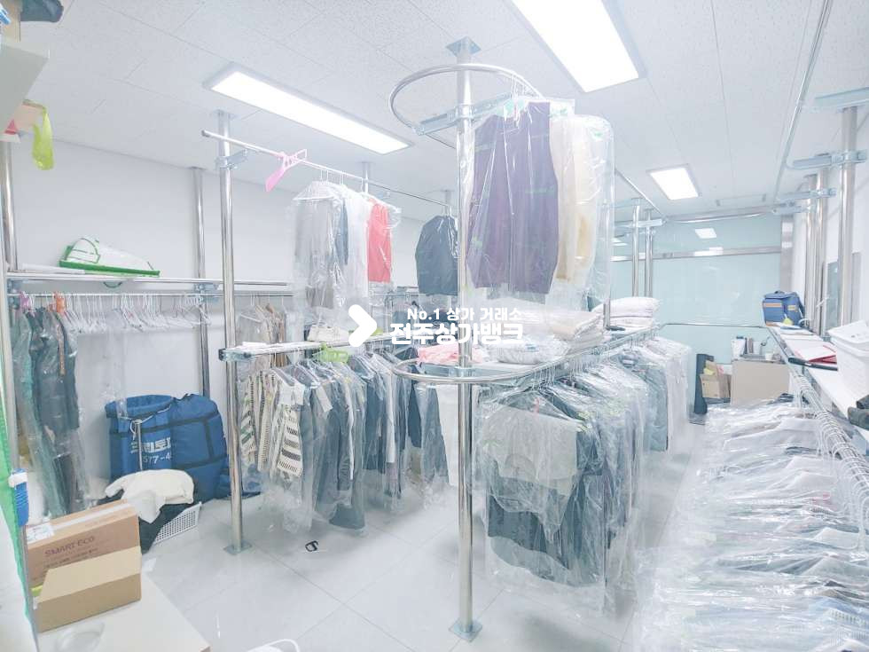 전북 전주완산구 효자동2가 추천업종 : 체임점 세탁소 급하게 양도 하세요 월세 매물번호 11598 사진 1