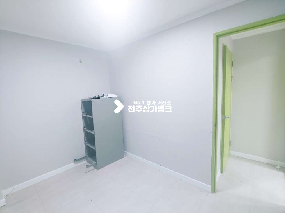 전북 전주완산구 효자동3가 <<추천업종 >>체육시설, 사무실물류창고, 월세 매물번호 11657 사진 4