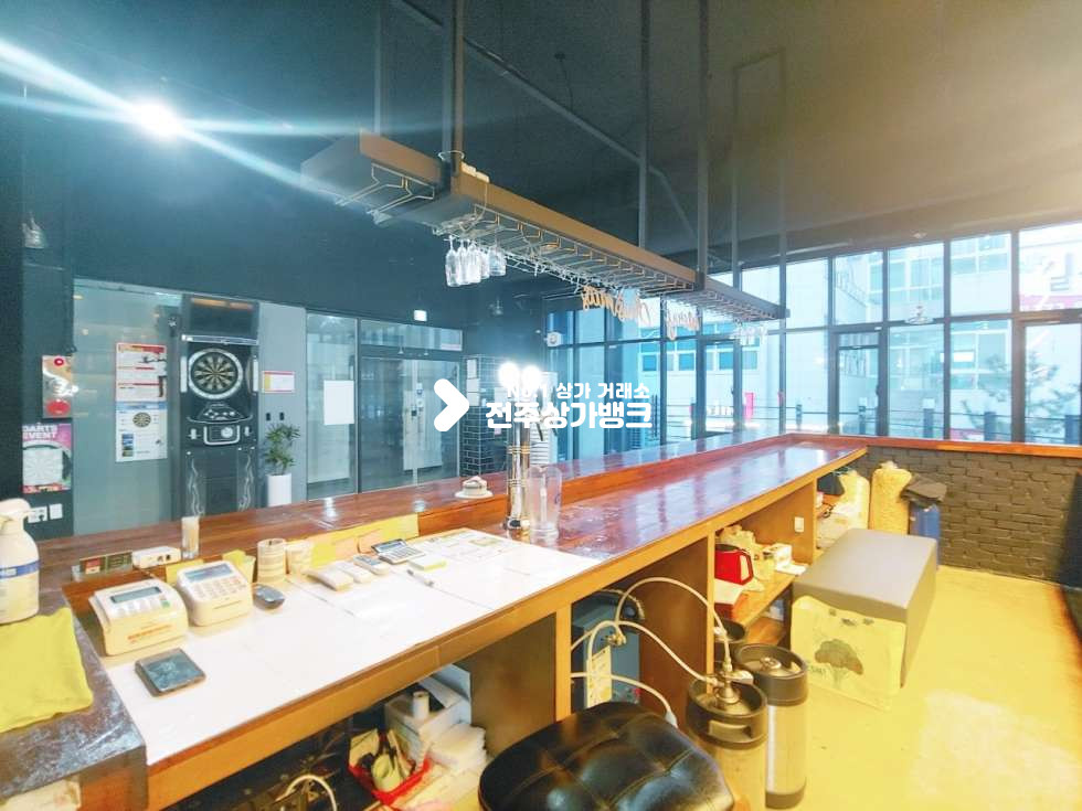 전북 전주완산구 효자동2가 <<추천업종>> 빠, 와인빠, 단란 관련된 업종 모든 허가 다 되있음 절호의 기회 월세 매물번호 11662 사진 2