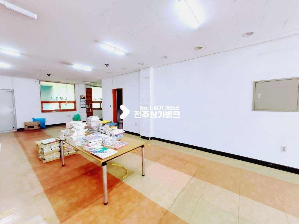 전북 전주완산구 효자동3가 ★ 서곡 부근 미용 판매점 등등 ★ 월세 매물번호 11752 사진 2