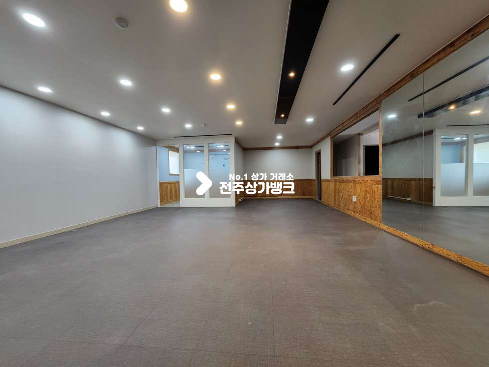 전북 전주완산구 중화산동2가 ✧사무실 강력추천✧2달무료✧대로변인근✧부가세별도✧ 월세 매물번호 11832 사진 2
