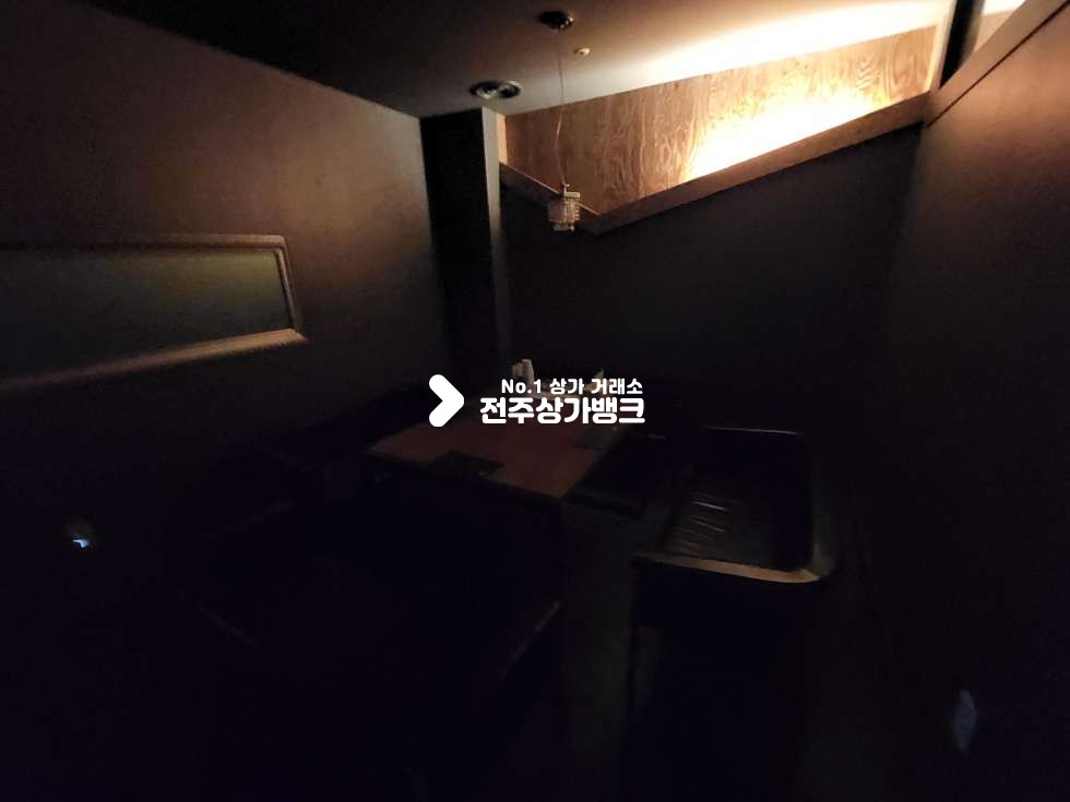 전북 전주완산구 효자동3가 ✧신시가지bar 승계 권리금 협의 가능✧ 월세 매물번호 11859 사진 3