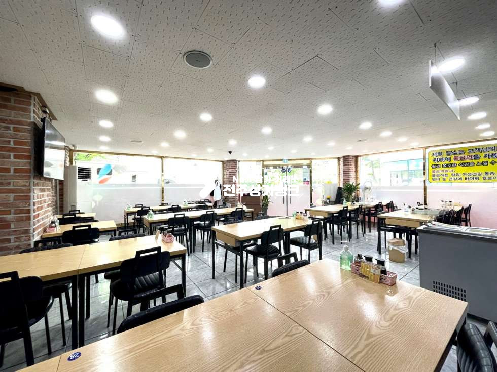 전북 전주완산구 효자동3가 전주대신정문✧✧대로변 위치좋은✧✧ 40평대✧✧중화요리✧✧양도양수합니다✧✧모든집기포함 ✧✧권리금 협의가능✧✧강력추천매물✧✧ 월세 매물번호 11920 사진 3