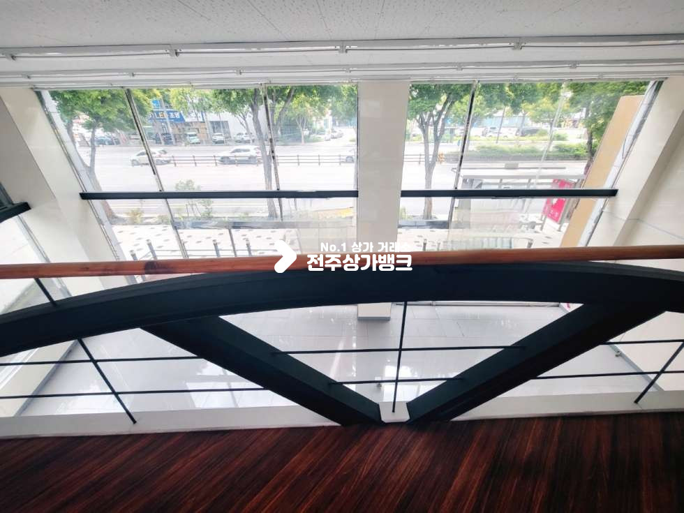 전북 전주덕진구 금암동 ✅복층구조✅53평대✧✧대로변1층상가 ✧✧자유업종 추천~~!! (복층은 20평대 입니다) 월세 매물번호 11848 사진 9