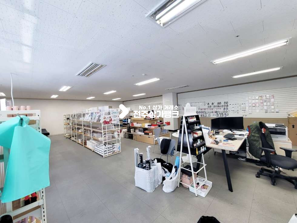 전북 전주완산구 효자동3가 네일도매납품업 거래처까지 양도양수 왁싱및 미용교육가능 월세 매물번호 12017 사진 7