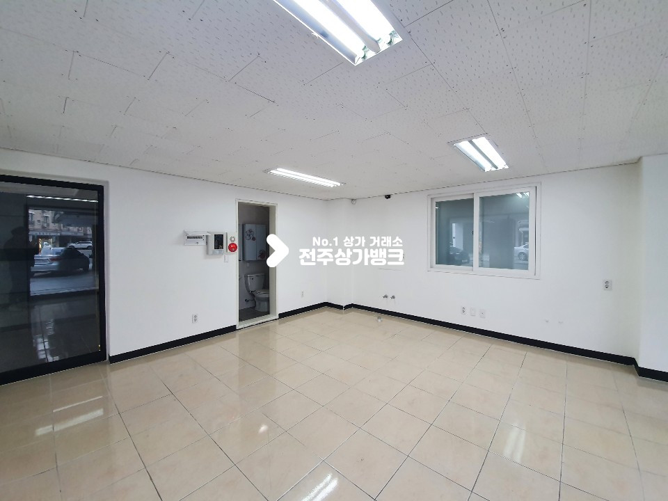 전북 전주완산구 효자동3가 홍산초인근 뷰티업종 및 사무실로 하실분 추천 드립니다! 월세 매물번호 11054 사진 3