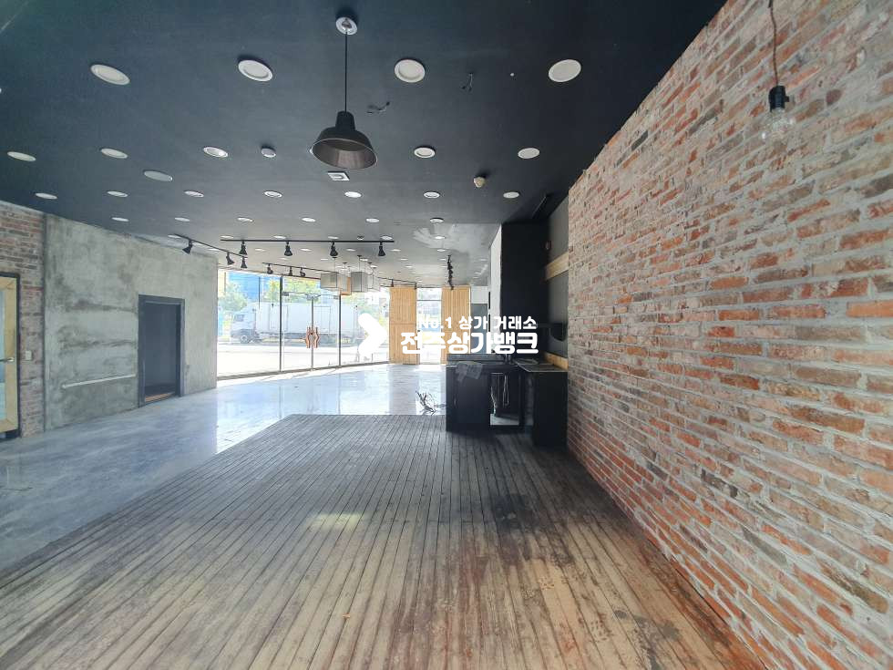 전북 전주덕진구 송천동2가 송천동농수산물시장부근 의류매장단지 월세 매물번호 10782 사진 2
