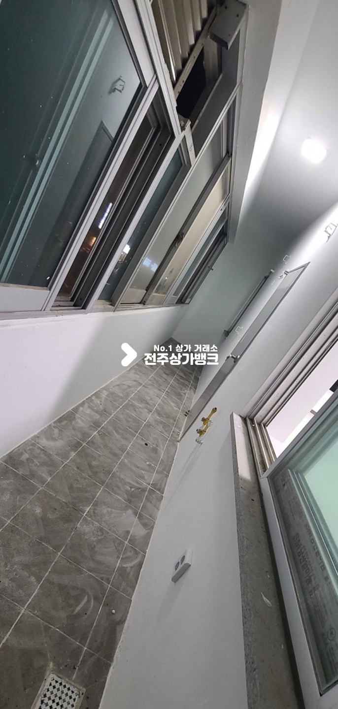 전북 전주완산구 중화산동2가 올리모델링✧✧첫입주✧✧단독3층상가✧✧사무실,보험회사,세미나실✧✧추천매물~~ 월세 매물번호 12129 사진 3