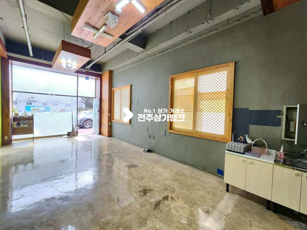 전북 전주완산구 효자동2가 효자동2가 저렴하고 20평 형때 미용업,사무실 가능합니다. 월세 매물번호 12177 사진 4