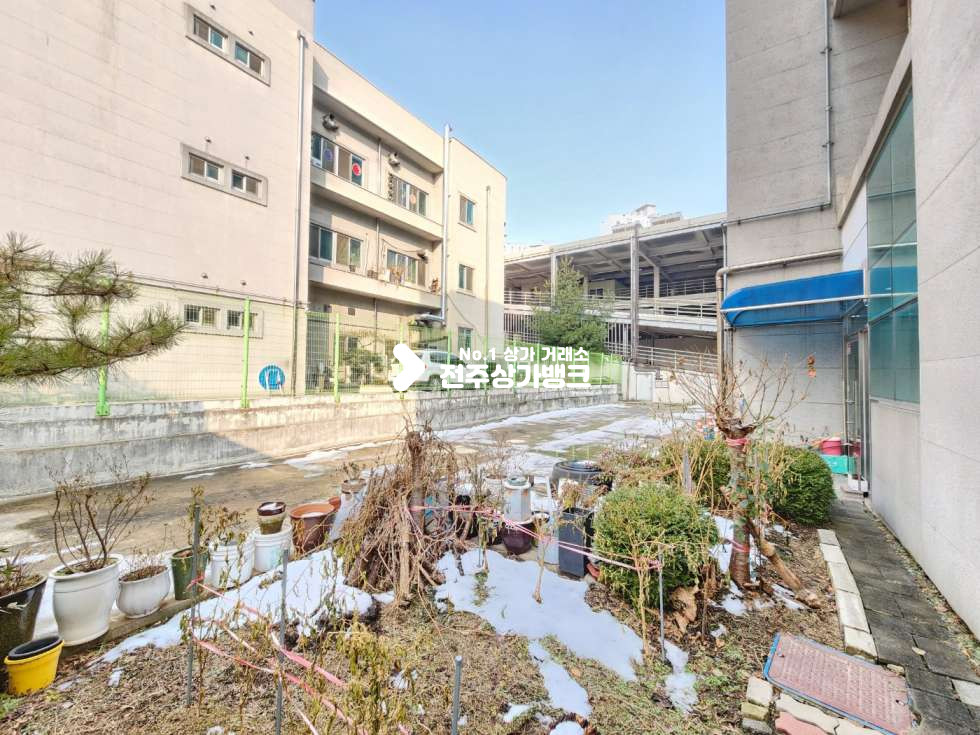 전북 전주완산구 효자동2가 효자동2가 저렴하고 20평 형때 미용업,사무실 가능합니다. 월세 매물번호 12177 사진 8